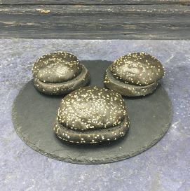 Булочка для гамбургера (с кунжутом) черная, 82 г