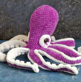 Осьминог из плюшевой пряжи