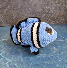 Рыбка из плюшевой пряжи