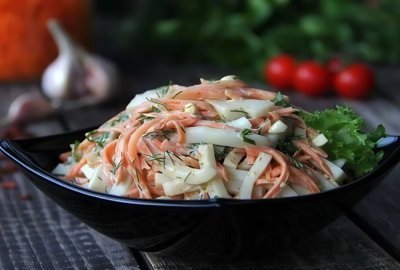 Салат из кальмаров с корейской морковью